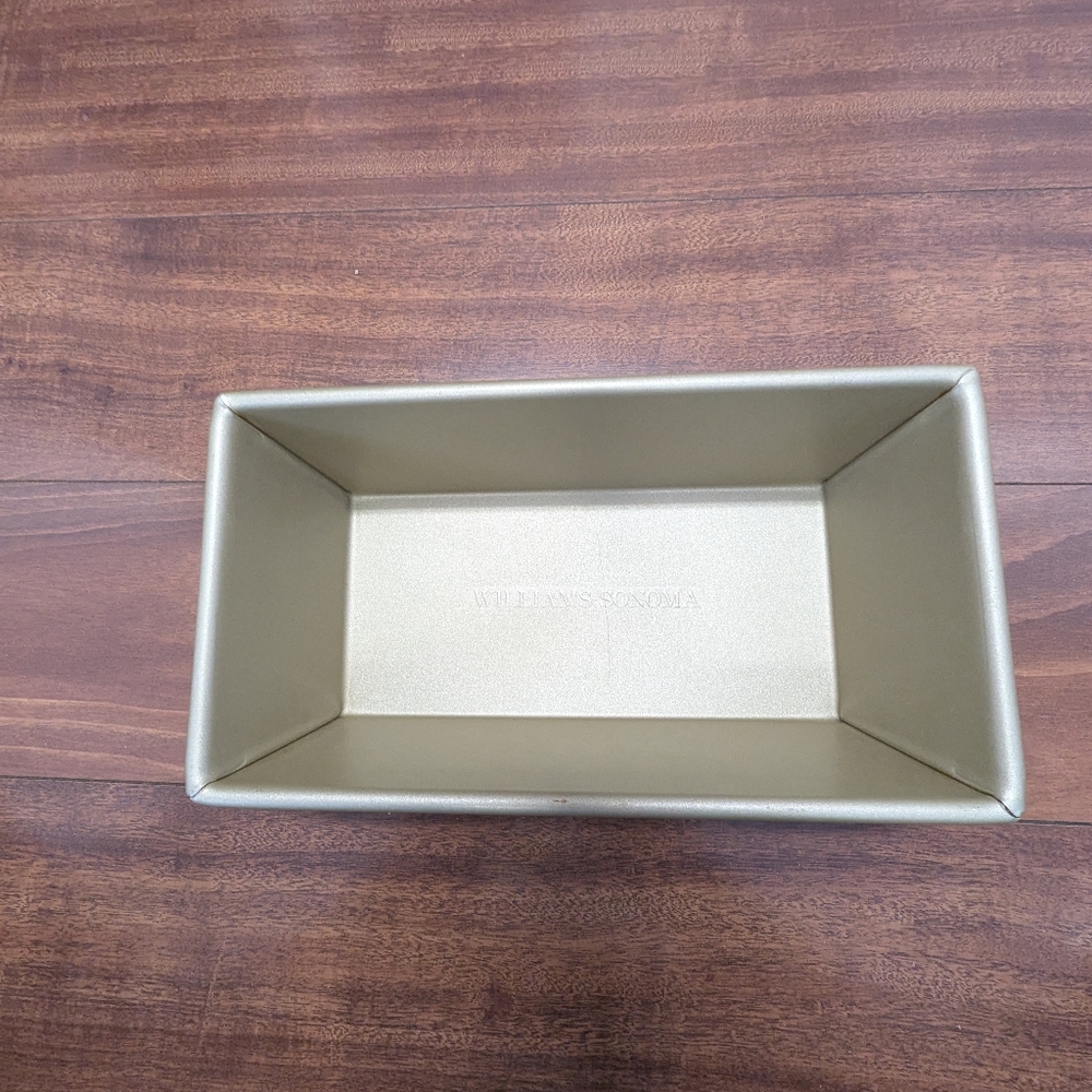 Williams Sonoma Gold Loaf Pan